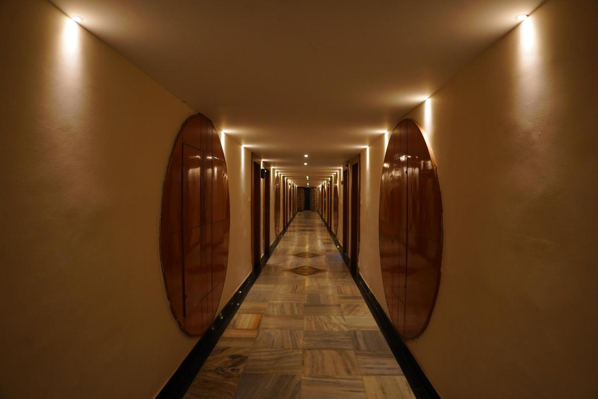Hotel Grand Nagarjuna By Konark Hotels Гунтур Екстер'єр фото