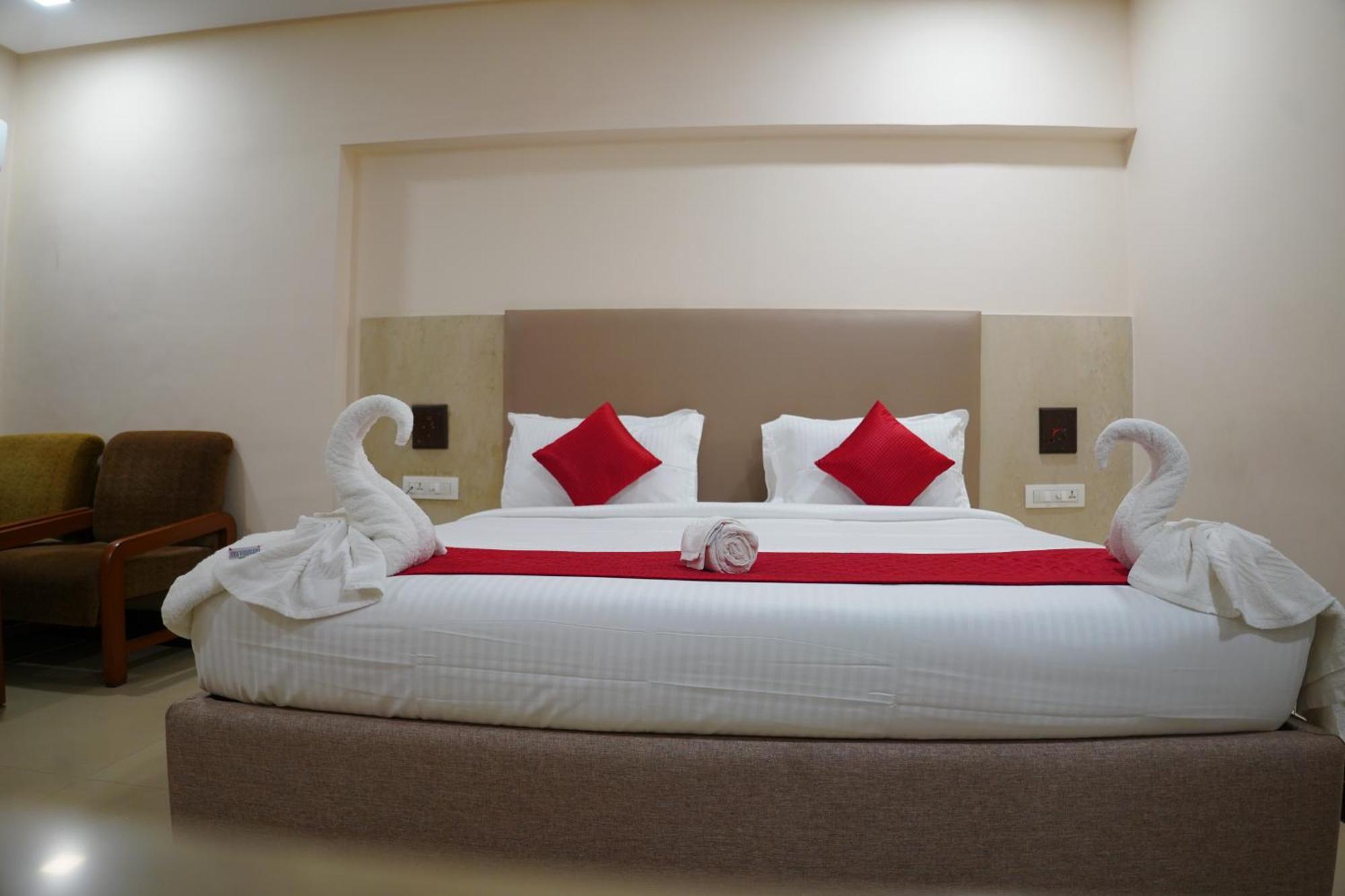 Hotel Grand Nagarjuna By Konark Hotels Гунтур Екстер'єр фото